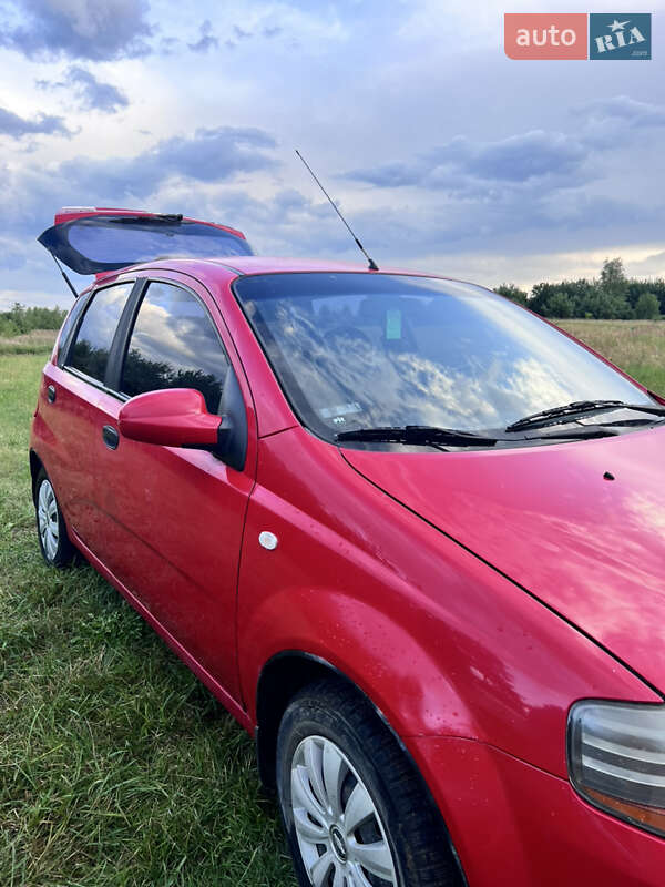 Хетчбек Chevrolet Aveo 2006 в Добросині