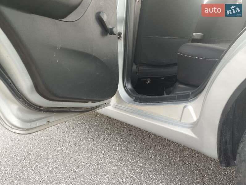 Седан Chevrolet Aveo 2009 в Кременце