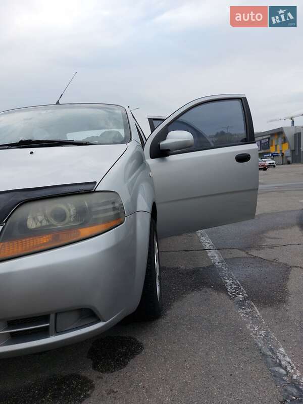Седан Chevrolet Aveo 2005 в Запорожье