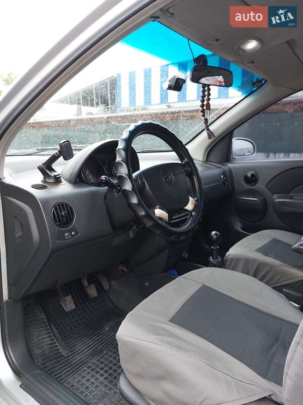 Седан Chevrolet Aveo 2005 в Запорожье