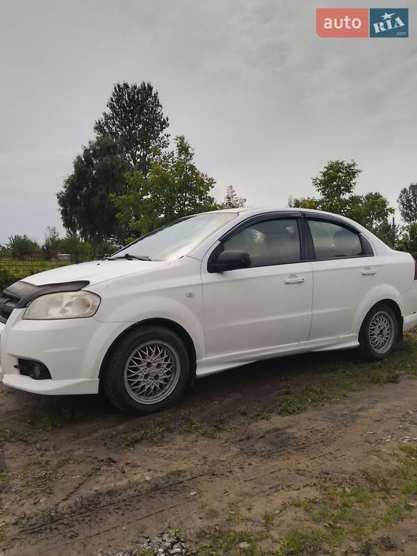 Седан Chevrolet Aveo 2007 в Львове