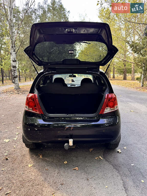 Хэтчбек Chevrolet Aveo 2007 в Днепре