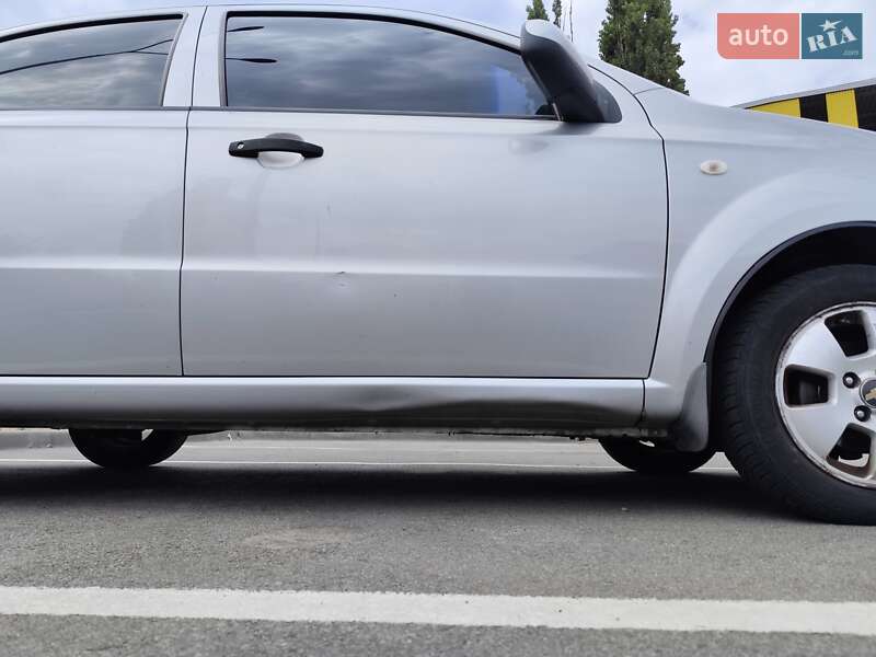 Седан Chevrolet Aveo 2010 в Києві