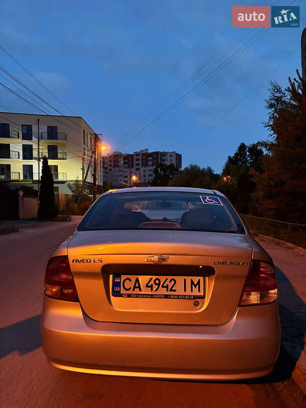 Седан Chevrolet Aveo 2005 в Умани