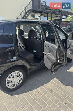 Хэтчбек Chevrolet Aveo 2007 в 