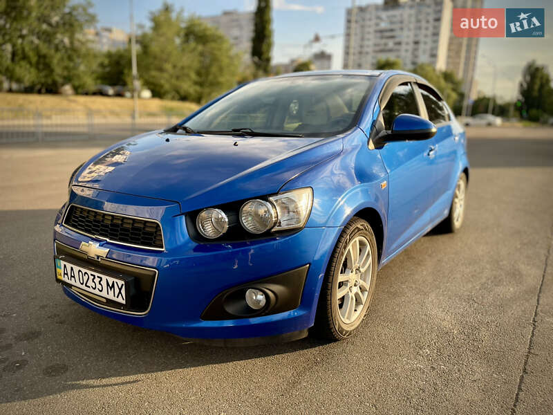 Седан Chevrolet Aveo 2012 в Киеве