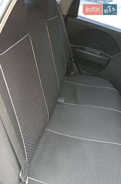 Хэтчбек Chevrolet Aveo 2007 в 