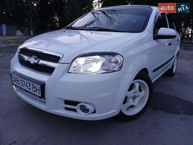 Седан Chevrolet Aveo 2009 в Черновцах