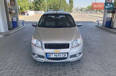 Хэтчбек Chevrolet Aveo 2011 в 