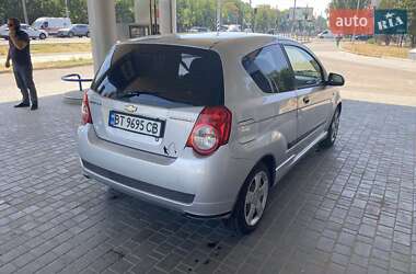 Хэтчбек Chevrolet Aveo 2011 в 