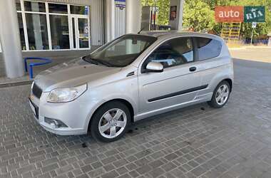 Хэтчбек Chevrolet Aveo 2011 в 