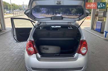 Хэтчбек Chevrolet Aveo 2011 в 