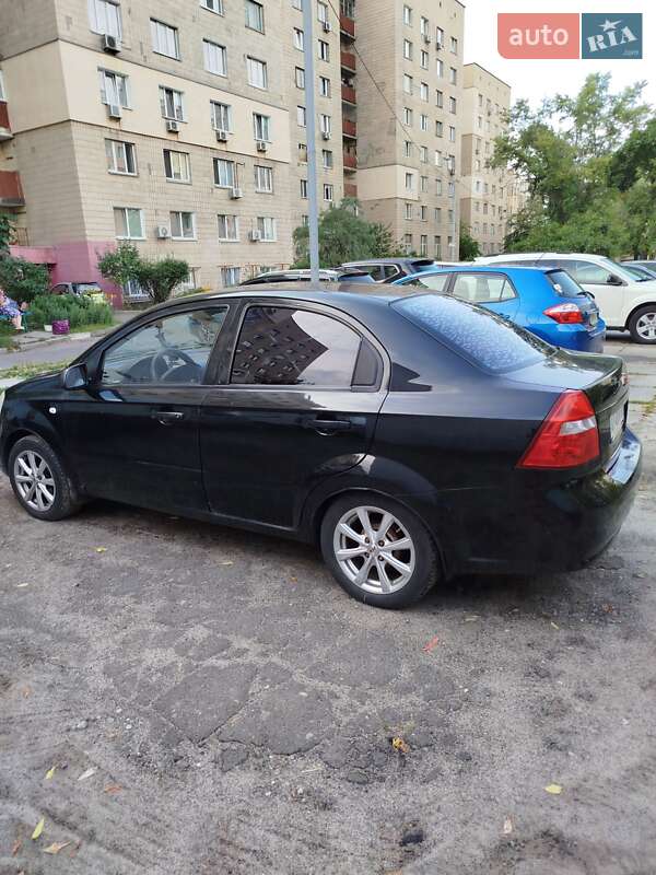 Седан Chevrolet Aveo 2006 в Києві