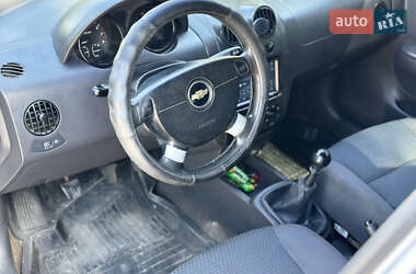 Хэтчбек Chevrolet Aveo 2006 в 