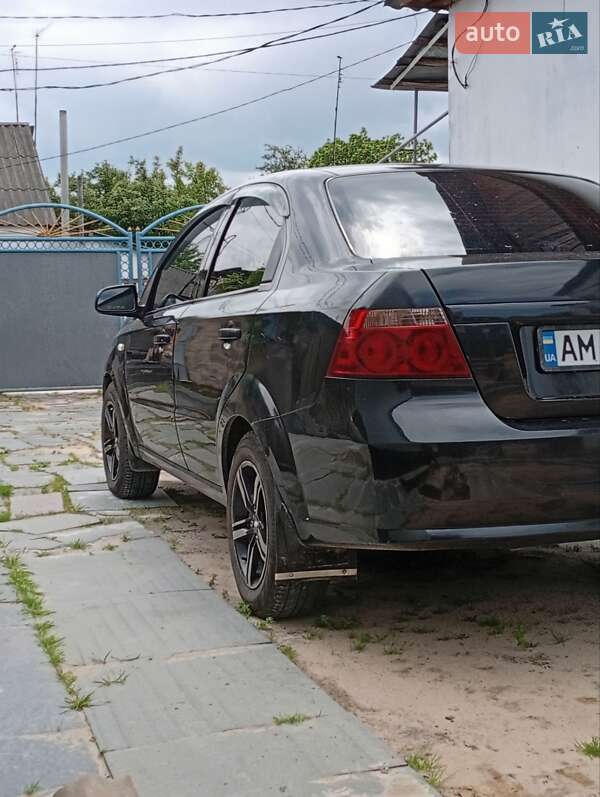 Седан Chevrolet Aveo 2007 в Коростышеве