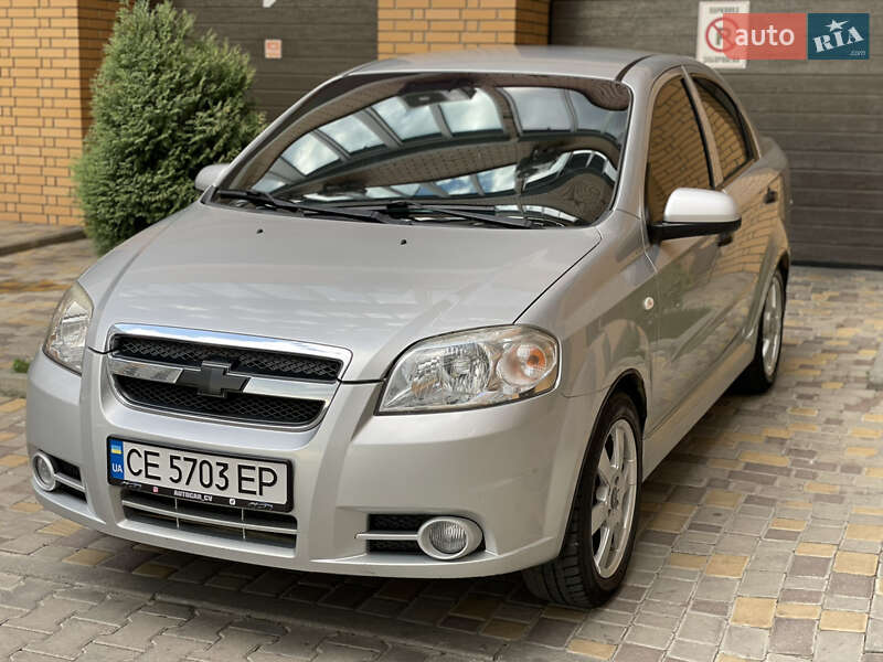 Седан Chevrolet Aveo 2008 в Чернівцях