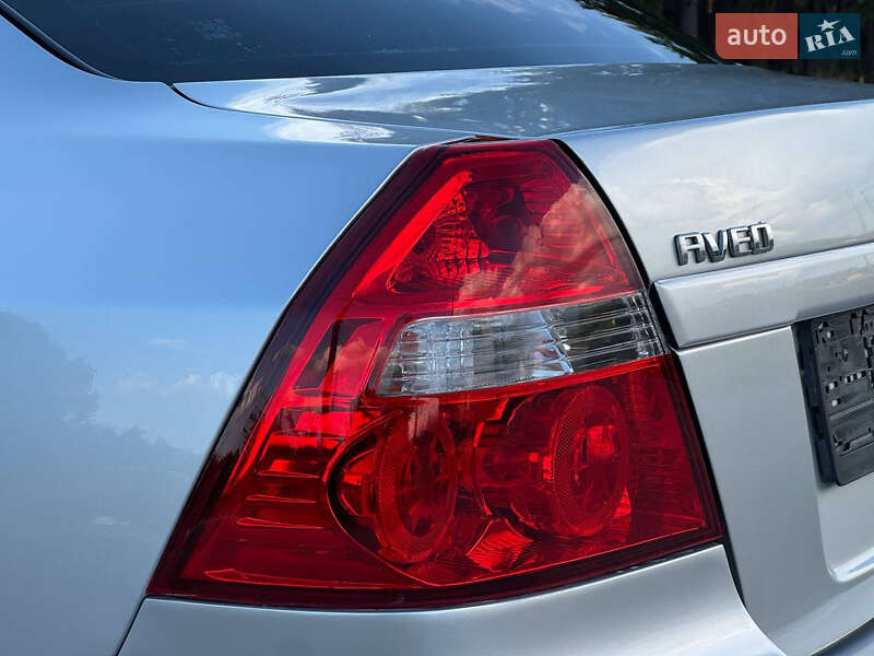Седан Chevrolet Aveo 2009 в Охтирці