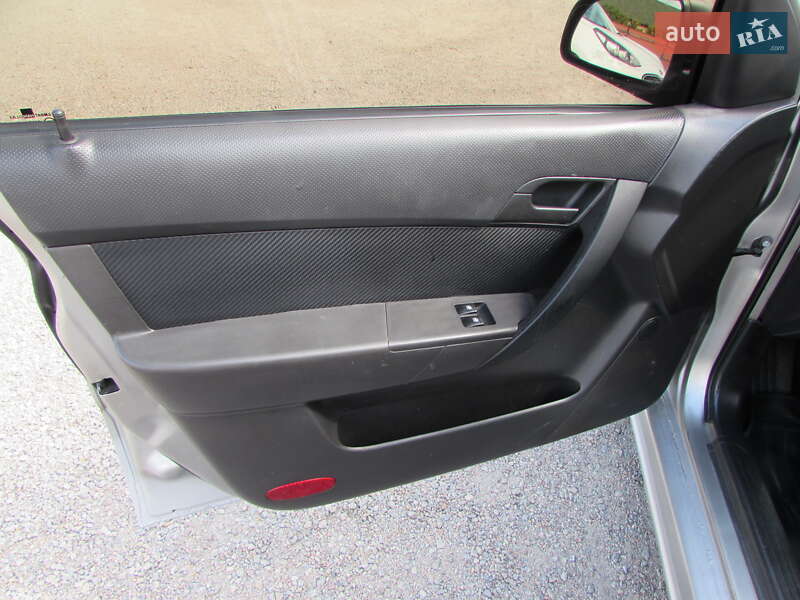 Седан Chevrolet Aveo 2006 в Кропивницком