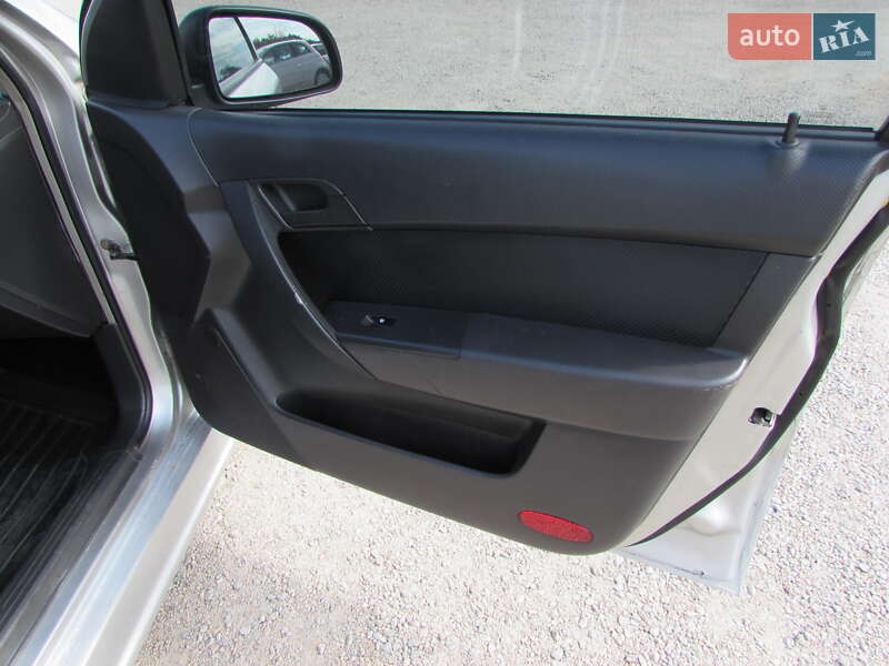 Седан Chevrolet Aveo 2006 в Кропивницком