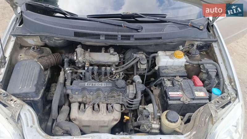 Седан Chevrolet Aveo 2006 в Путивле