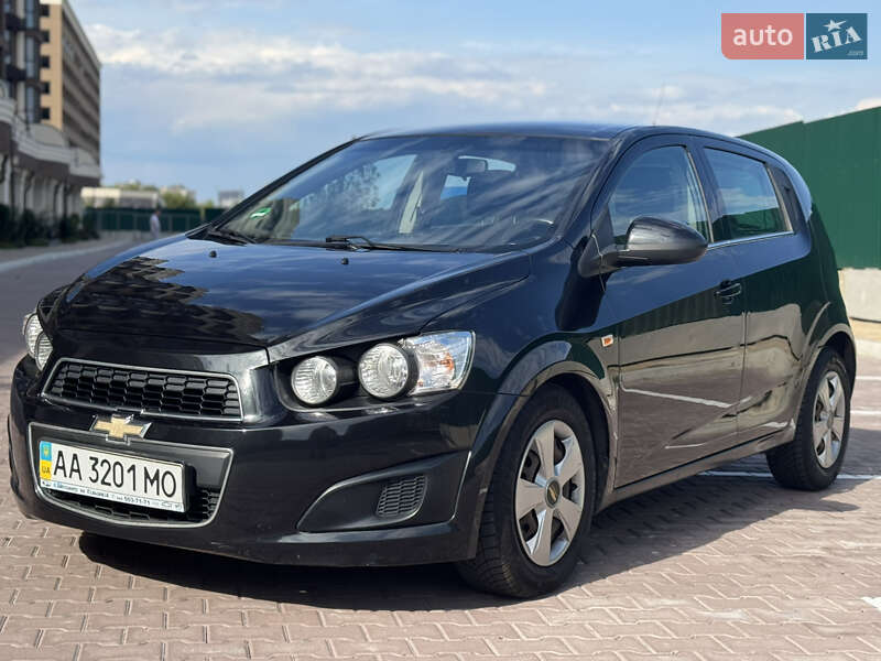 Хетчбек Chevrolet Aveo 2012 в Києві