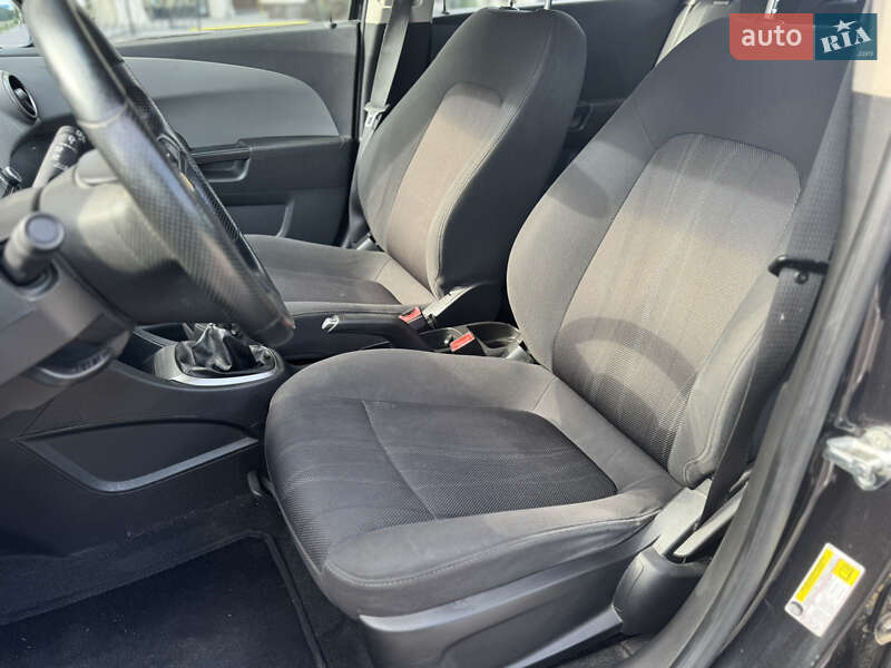 Хетчбек Chevrolet Aveo 2012 в Києві