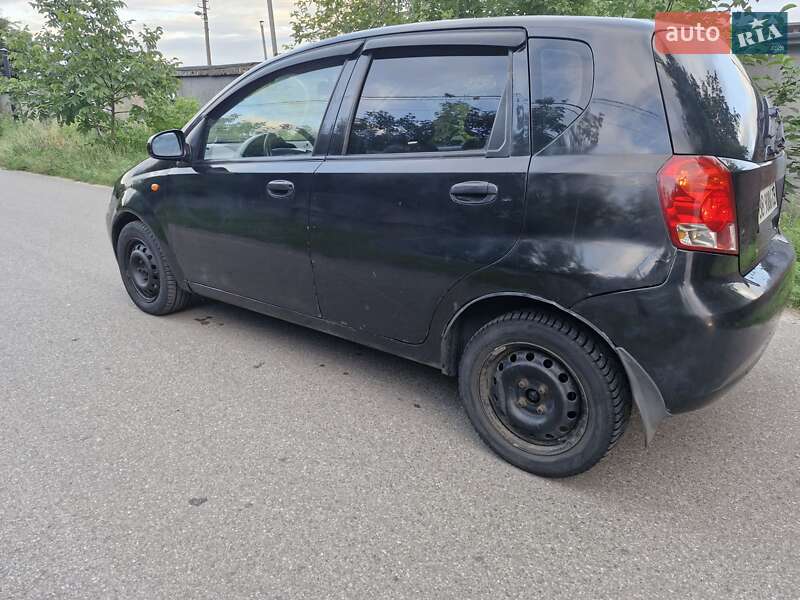 Хэтчбек Chevrolet Aveo 2005 в Киеве