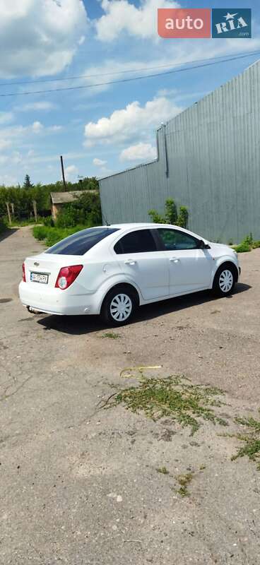 Седан Chevrolet Aveo 2012 в Золотоноше