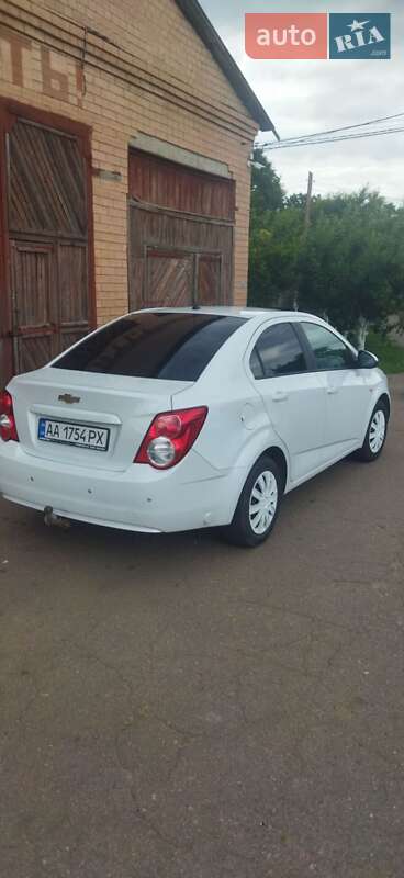 Седан Chevrolet Aveo 2012 в Золотоноше