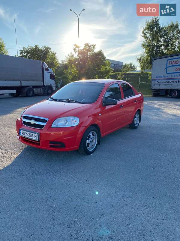 Седан Chevrolet Aveo 2010 в Ужгороді