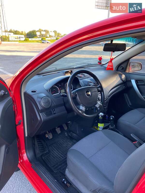 Седан Chevrolet Aveo 2010 в Ужгороді