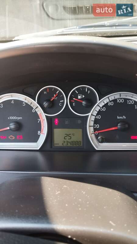 Седан Chevrolet Aveo 2007 в Горишних Плавнях