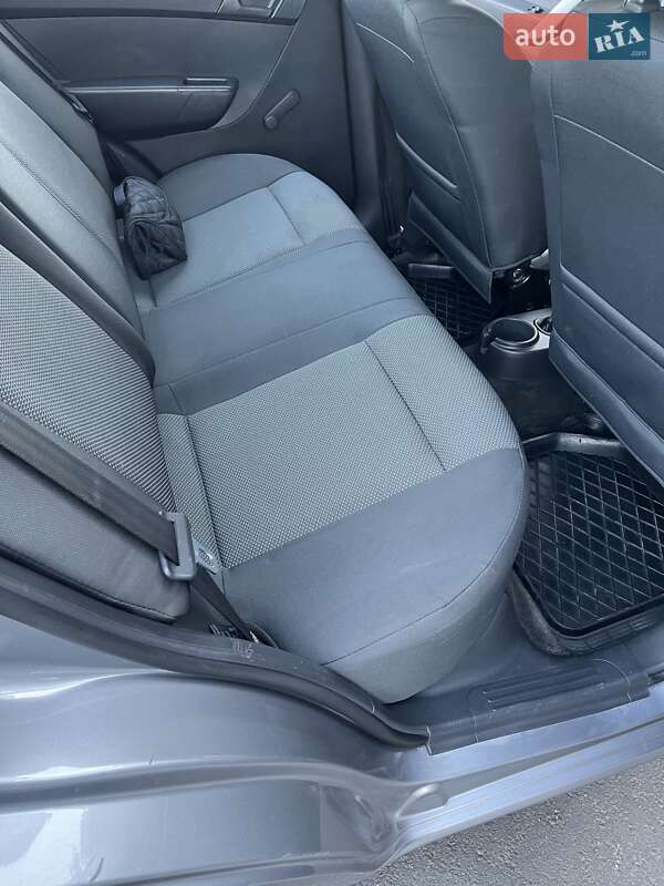 Седан Chevrolet Aveo 2011 в Лозовій