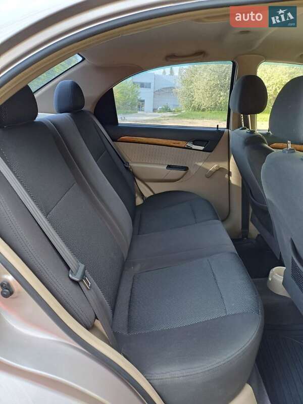 Седан Chevrolet Aveo 2007 в Николаеве