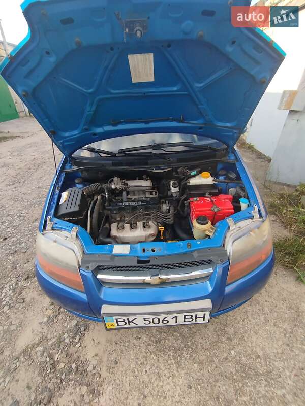 Седан Chevrolet Aveo 2006 в Вараші