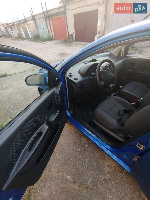 Седан Chevrolet Aveo 2006 в Вараші