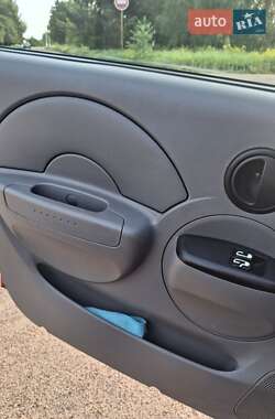 Хэтчбек Chevrolet Aveo 2005 в 