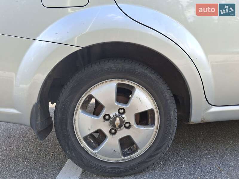 Седан Chevrolet Aveo 2010 в Киеве