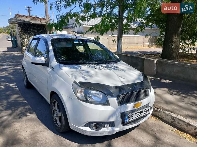 Хетчбек Chevrolet Aveo 2011 в Первомайську