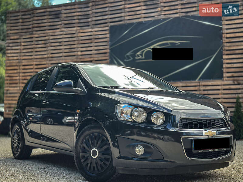 Хэтчбек Chevrolet Aveo 2011 в 