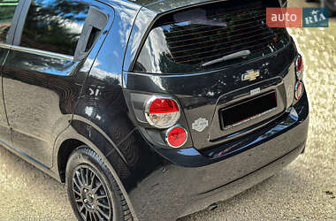Хэтчбек Chevrolet Aveo 2011 в 