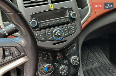 Хэтчбек Chevrolet Aveo 2011 в 