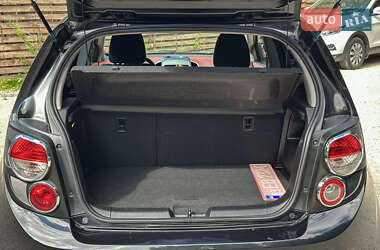 Хэтчбек Chevrolet Aveo 2011 в 