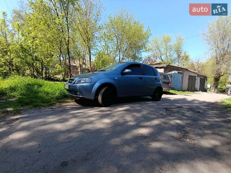 Хэтчбек Chevrolet Aveo 2007 в Каменском