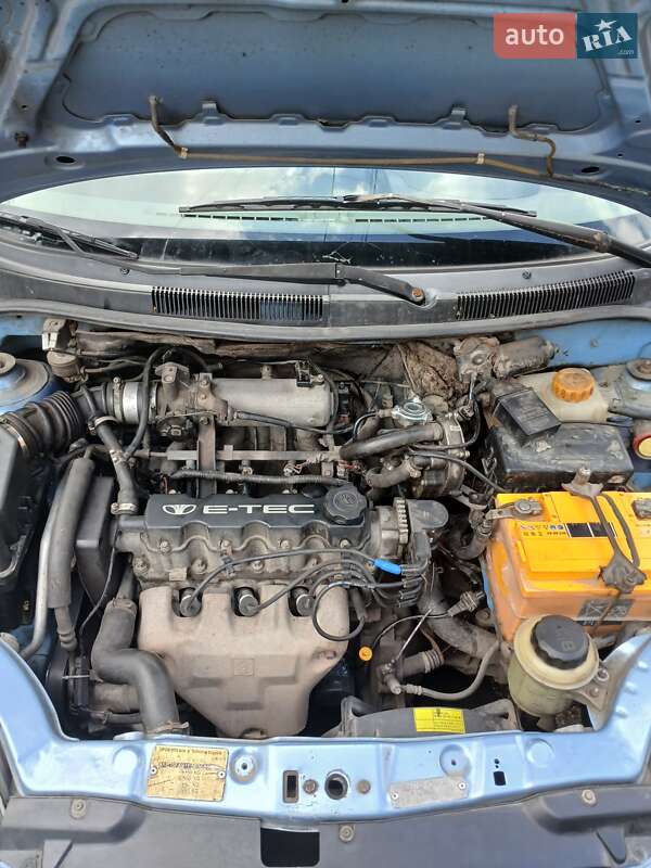 Седан Chevrolet Aveo 2005 в Дніпрі