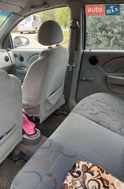 Седан Chevrolet Aveo 2005 в Днепре