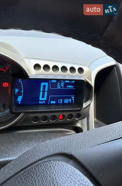 Хэтчбек Chevrolet Aveo 2012 в 