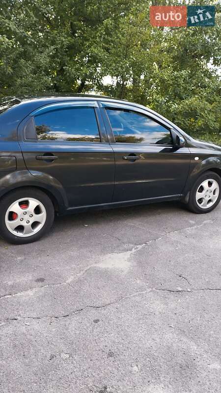 Седан Chevrolet Aveo 2007 в Горишних Плавнях