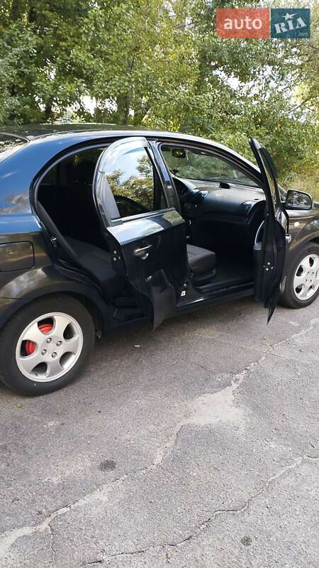 Седан Chevrolet Aveo 2007 в Горишних Плавнях