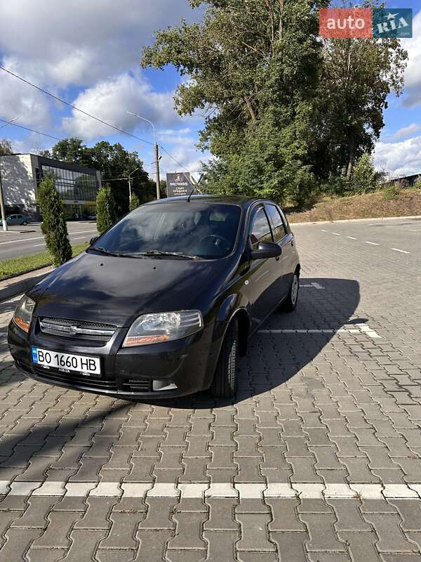 Хэтчбек Chevrolet Aveo 2008 в 